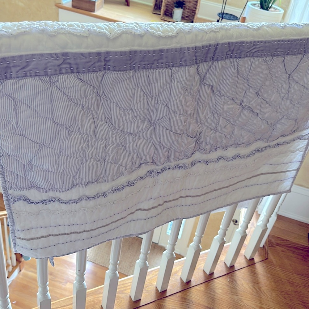 Like new Pottery Barn Kids baby quilt